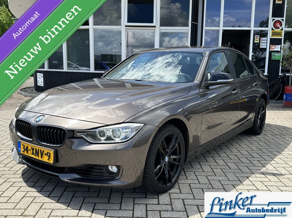 BMW 3-serie 320i High Executive - NL-AUTO AUTOMAAT PDC ACHTE, Auto's, Euro 5, Gebruikt, Zwart, 4 cilinders