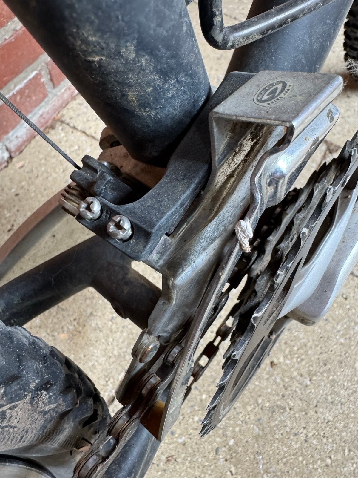 Foto 4 van Mountainbike met Shimano Deore XT en SR Suntour vering