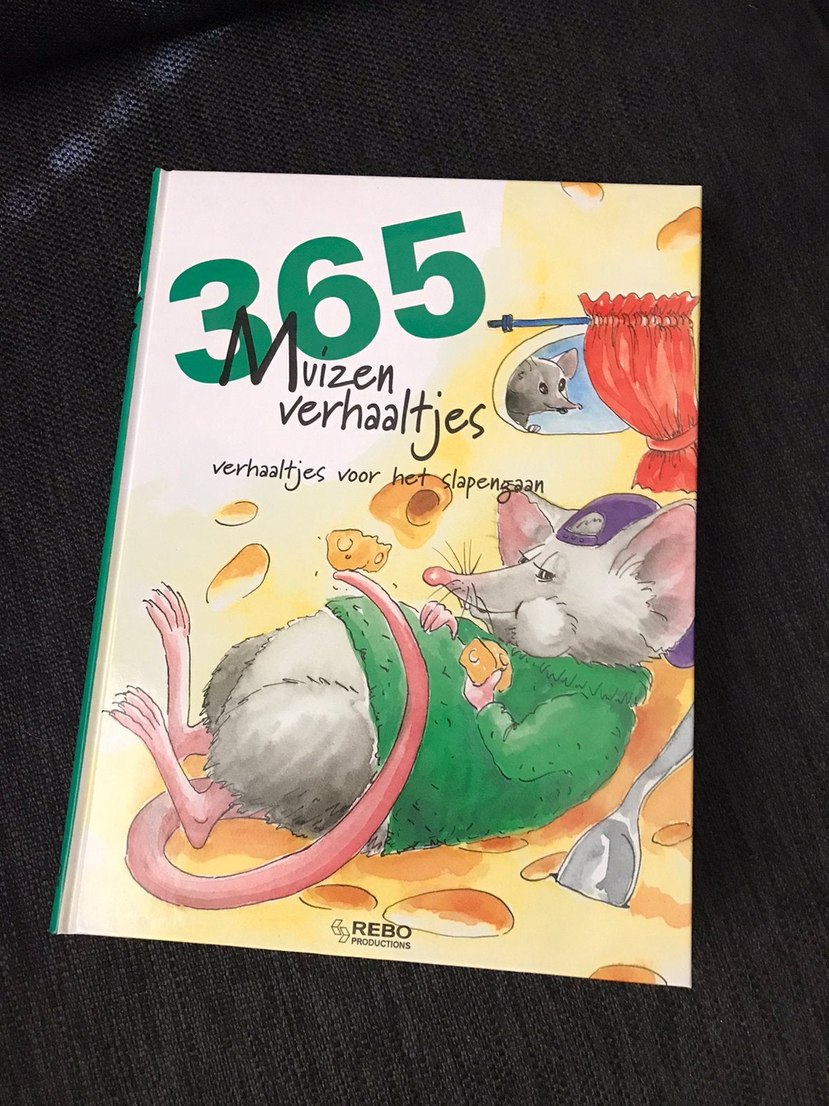B. Berloff - 365 muizenverhaaltjes, Boeken, Fictie algemeen, B. Berloff, Ophalen, Gelezen