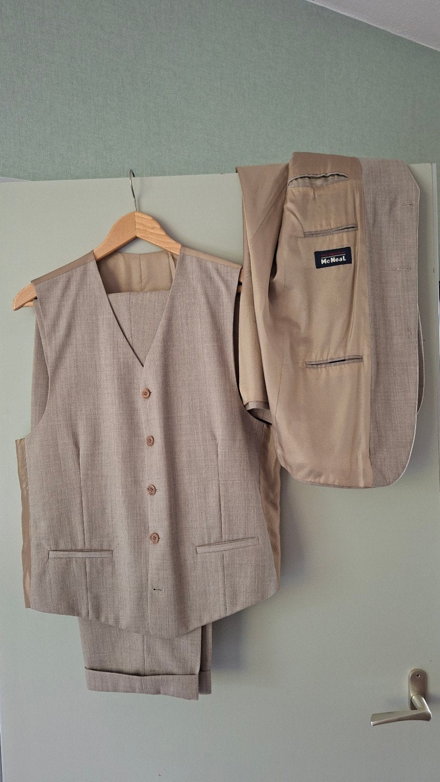 McNeal driedelig pak maat 102, Kleding | Heren, McNeal, Beige, Overige maten, Ophalen of Verzenden