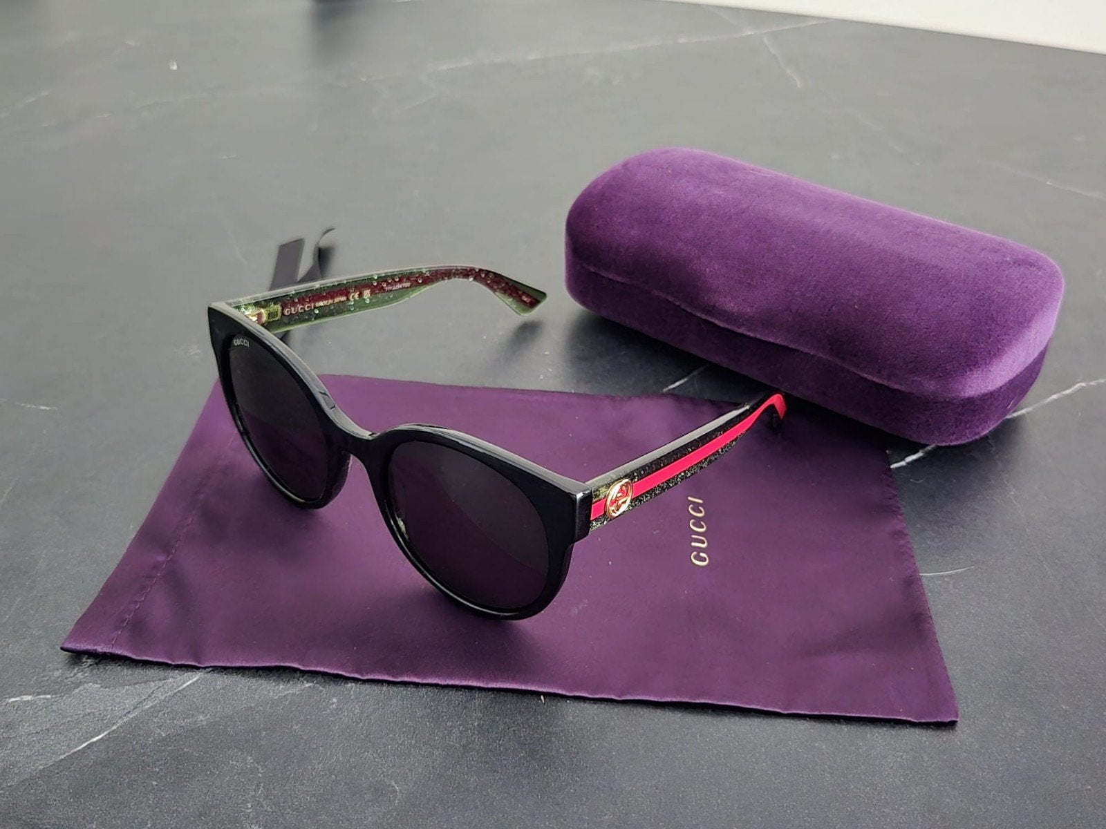 Gucci Zonnebril met Etui en Doekje - Zo goed als nieuw, Zonnebril, Zwart, Zo goed als nieuw, Ophalen