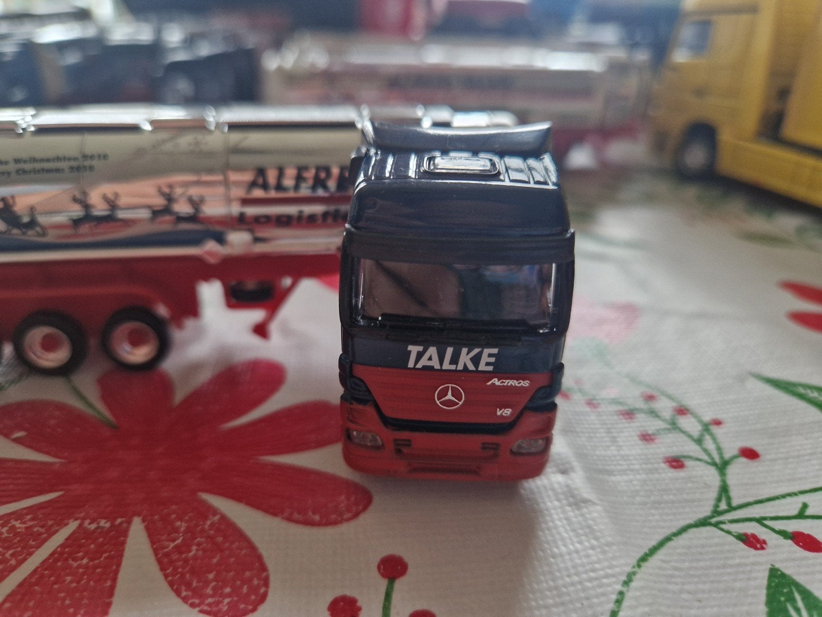 Mercedes-benz V8 met tankoplegger Alfred Talke, Ophalen of Verzenden, Zo goed als nieuw, Bus of Vrachtwagen, Schuco