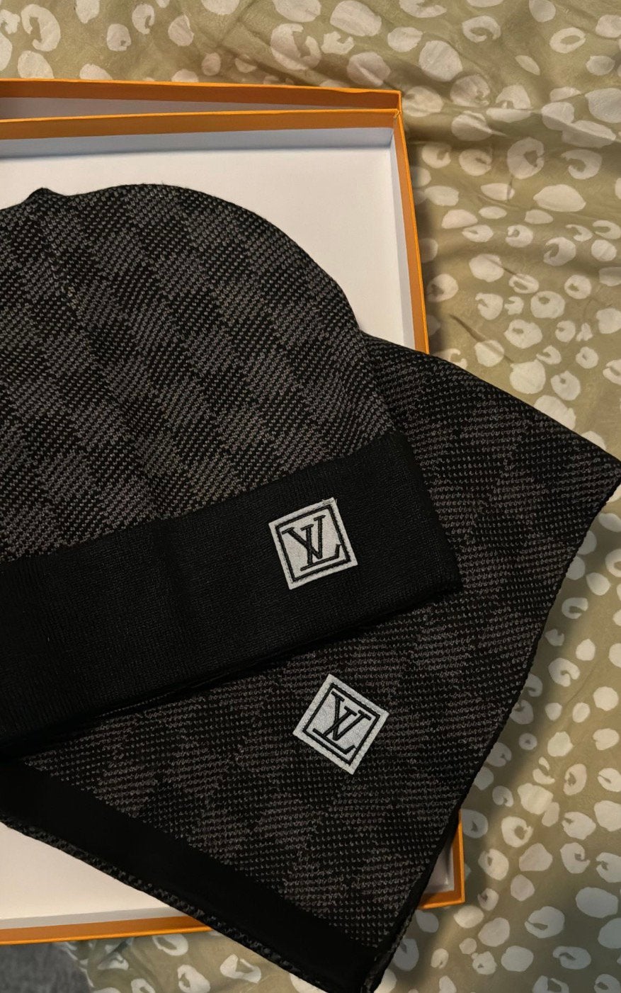 Louis Vuitton Muts & Sjaal Unisex ONE SIZE, Ophalen of Verzenden, Nieuw, Overige maten, Muts