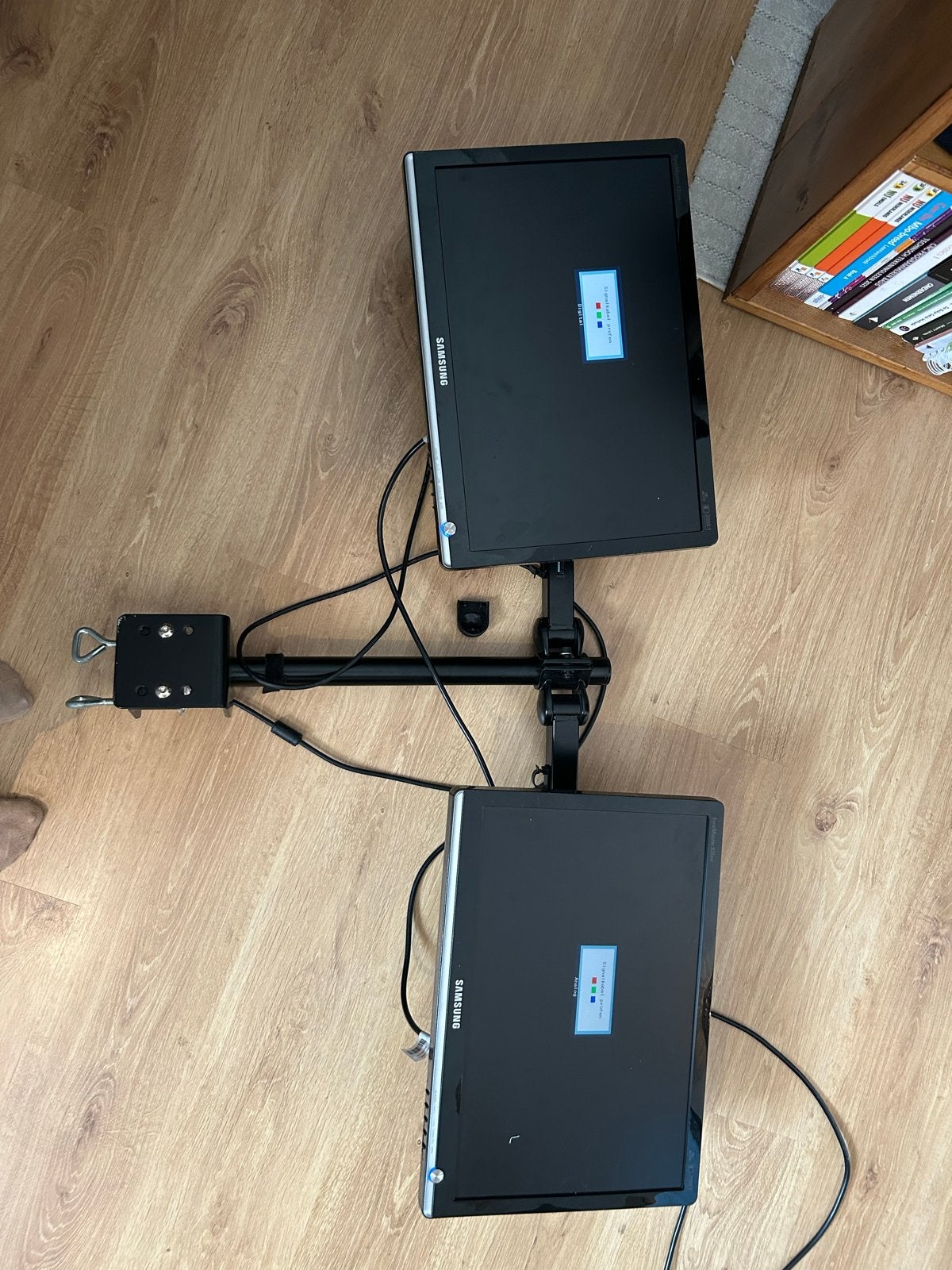 2x Samsung 931BW monitoren met dual monitor arm, Ophalen, In hoogte verstelbaar, DVI, 60 Hz of minder