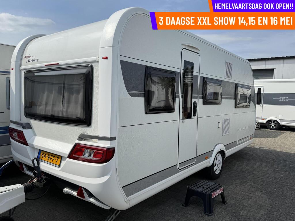 Hobby DE LUXE 495 UL, ENKELE BEDDEN, DAKAIRCO,MOVER,VOORTENT, Caravans en Kamperen, Caravans, Mover, Rondzit, Hobby, 7 tot 8 meter