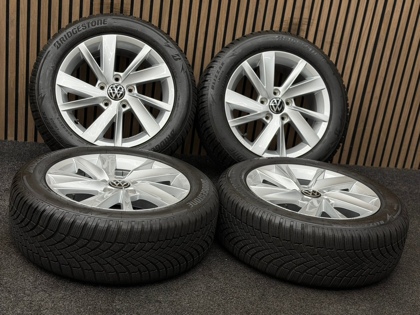 Originele 16 inch VW Golf 8 Gavia 5x112 ET46 Bridgestone, Auto-onderdelen, Banden en Velgen, Ophalen, 16 inch, ., Banden en Velgen