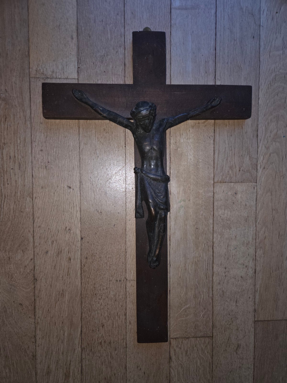 Antiek houten kruisbeeld met Christusfiguur, Antiek en Kunst, Antiek | Religie, Ophalen of Verzenden