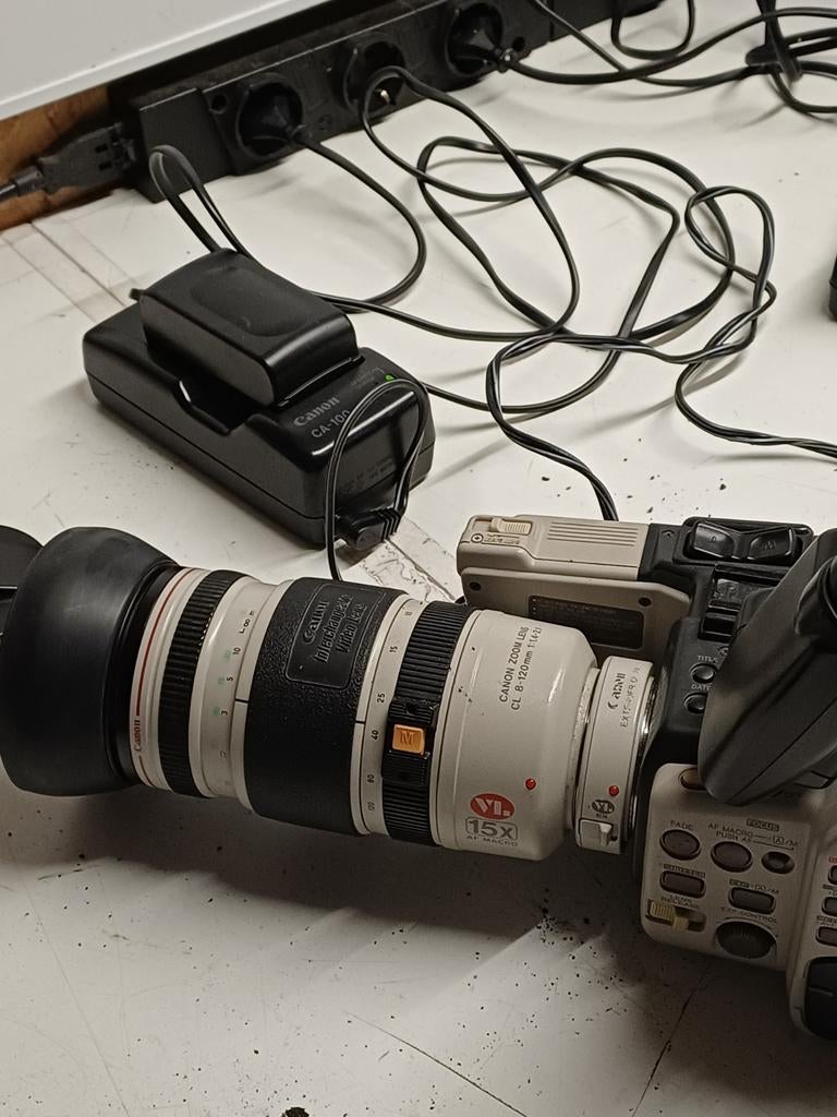 Canon EX1 Hi 8 filmcamera met 8-120mm lens en accessoires, Ophalen of Verzenden