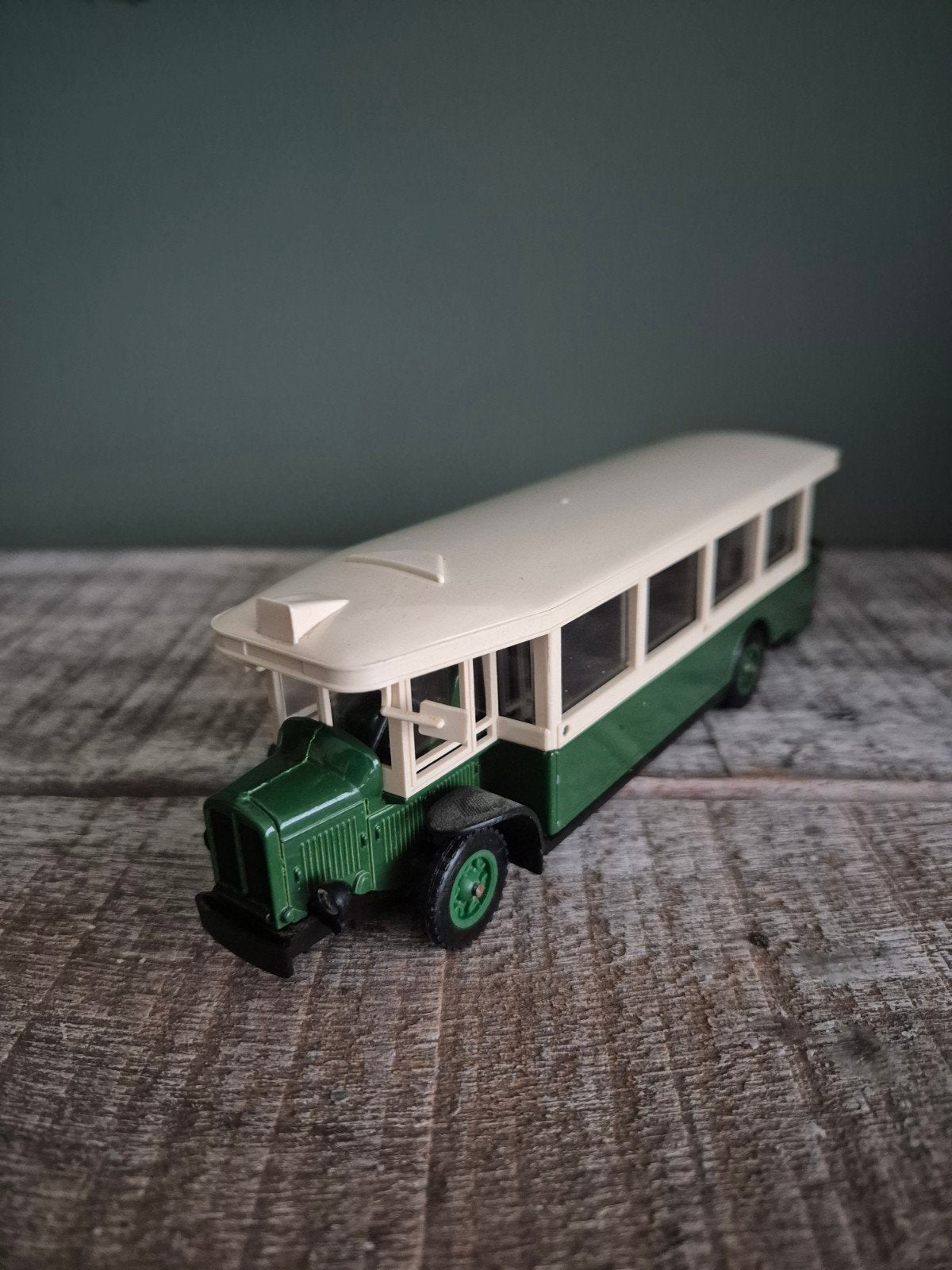Solido Autobus Renault TN6C 1934 - Vintage Modelbus, Ophalen of Verzenden, Zo goed als nieuw, Bus of Vrachtwagen, Overige merken