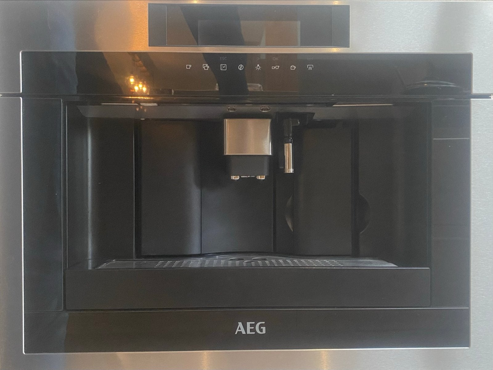 AEG inbouw koffiemachine, Afneembaar waterreservoir, Gebruikt, Koffiemachine, 4 tot 10 kopjes