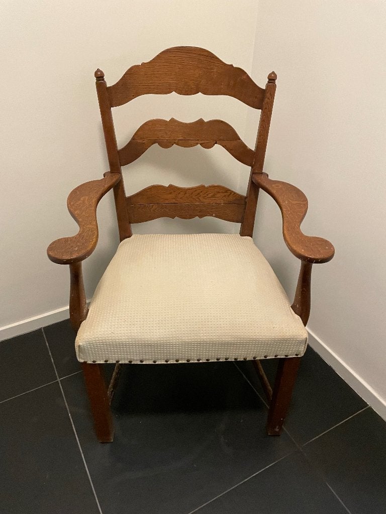 Antiek eiken leunstoel, Antiek en Kunst, Antiek | Meubels | Stoelen en Banken, Ophalen