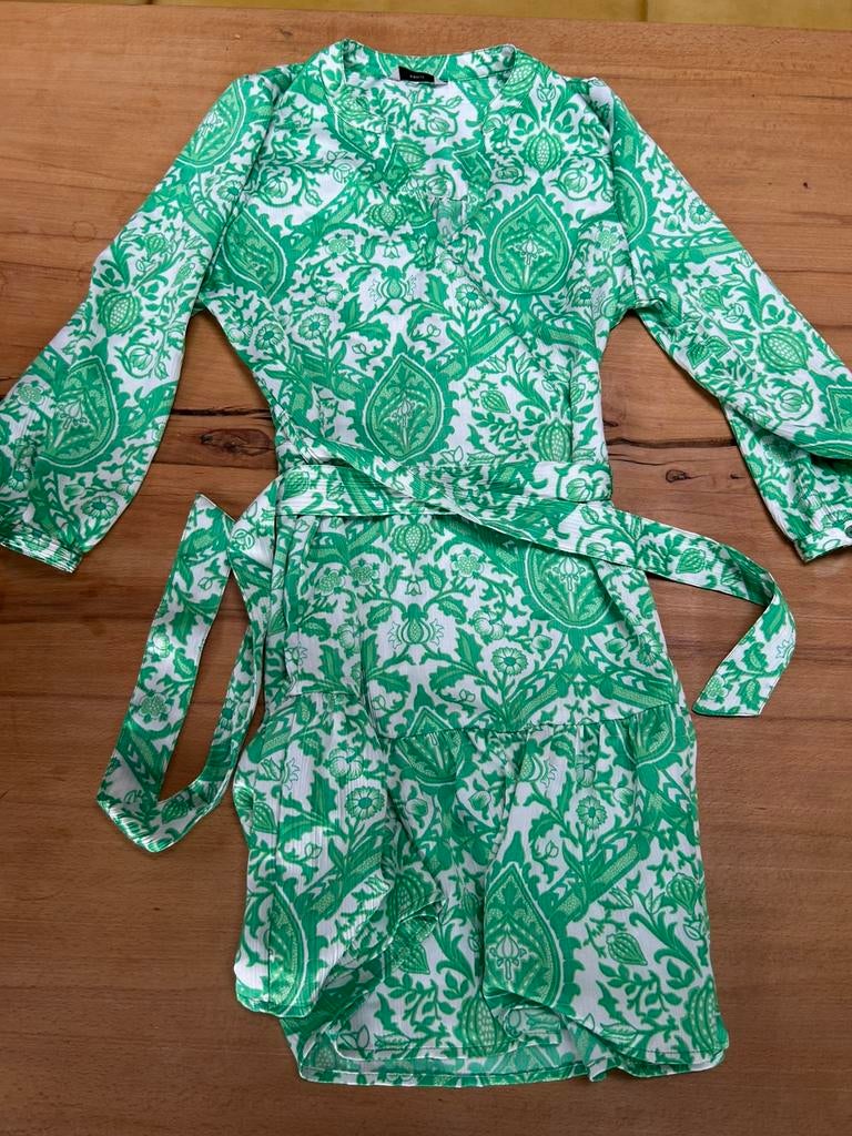 Groen/witte jurk, pigalle, maat S, Kleding | Dames, Jurken, Maat 38/40 (M), Ophalen of Verzenden, Zo goed als nieuw, Boven de knie