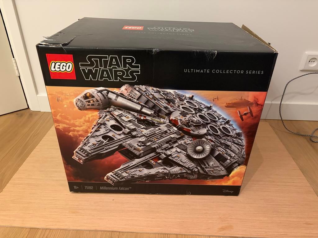 LEGO Star Wars Millennium Falcon 75192 UCS, Verzamelen, Star Wars, Ophalen of Verzenden, Zo goed als nieuw