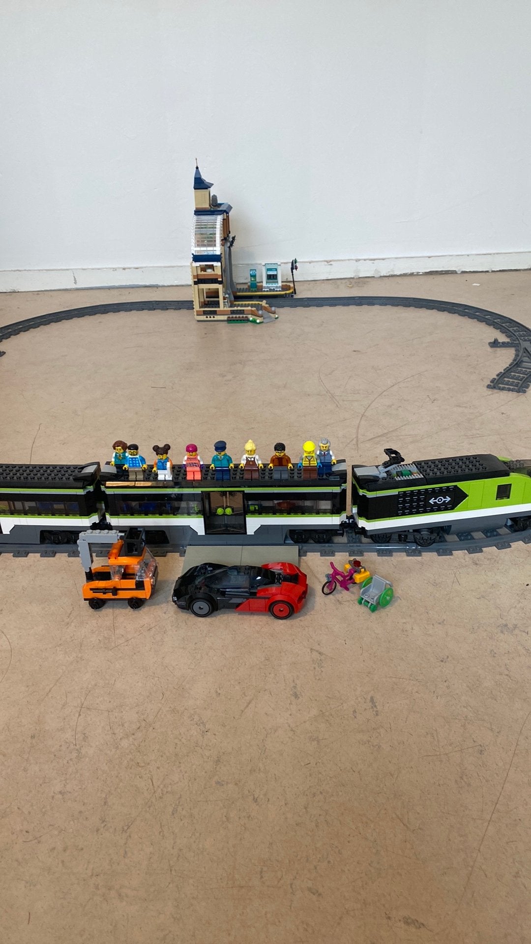 Treinspoor met trein en stations, Kinderen en Baby's, City, MOC (eigen creatie), Lego, Ophalen of Verzenden