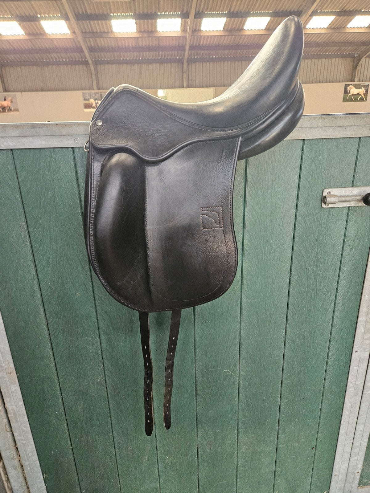 Luc Childeric Dressuurzadel DNL, Dieren en Toebehoren, Paarden en Pony's | Zadels, Zachte zit, L (17.5 inch), Gebruikt, Dressuur