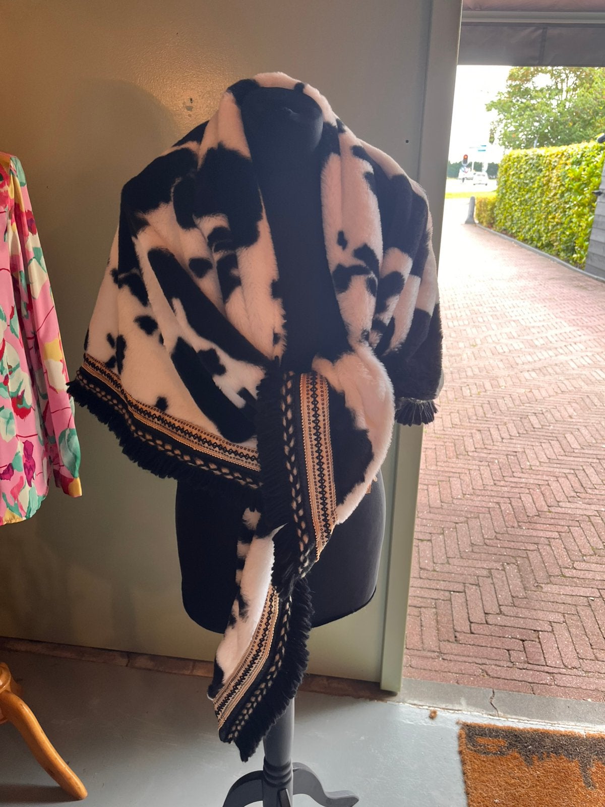 Omslagdoek /shawl/stola in koeienprint, Ophalen of Verzenden, Nieuw