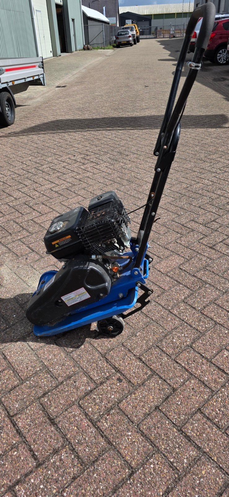 HBM Compacte Trilplaat 196cc met Transportwieltjes, Ophalen, Zo goed als nieuw, Overige soorten, HBM Machines