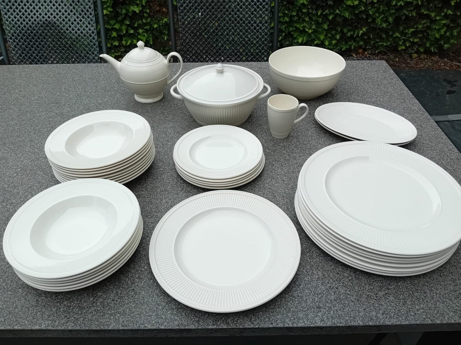 Wedgwood Windsor Made in England servies puntgaaf, Huis en Inrichting, Keuken | Servies, Ophalen of Verzenden, Zo goed als nieuw
