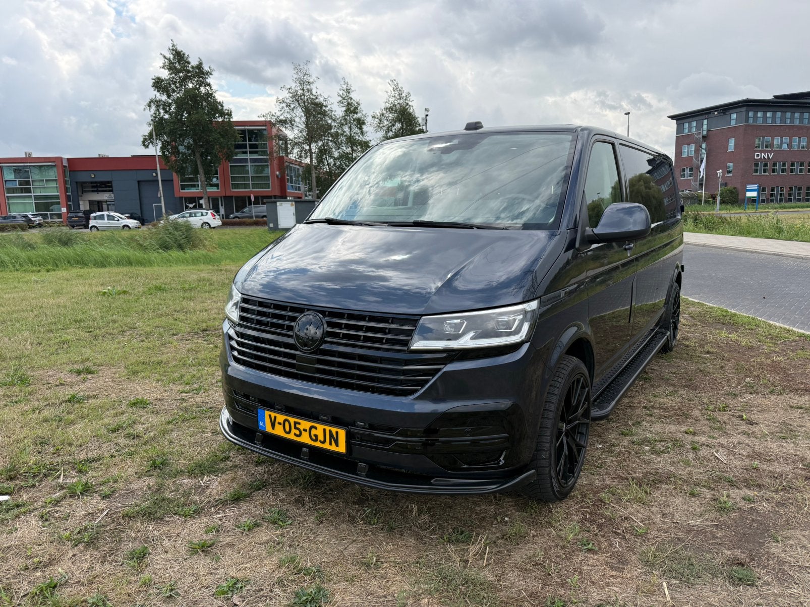 VW  transporter  full option standkachel dsg automaat 200 pk, Stof, Euro 6, 11 km/l, Bedrijf