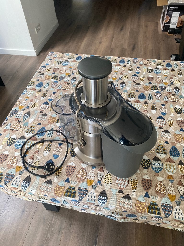 Solis Professionele Juice Fountain Pro Type 843, Witgoed en Apparatuur, Ophalen, Zo goed als nieuw, Elektrisch, Sapcentrifuge