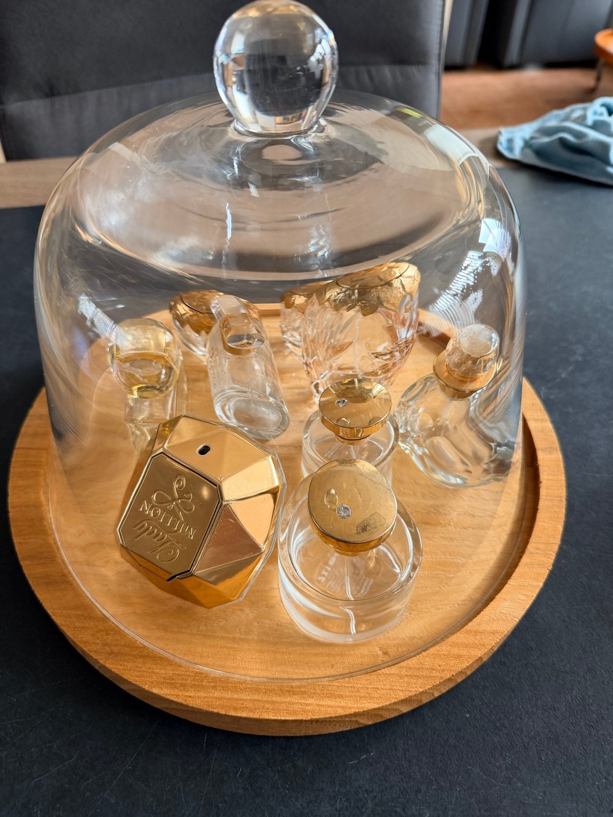 Decoratieve parfumflesjes onder glazen stolp, Verzamelen, Ophalen of Verzenden, Gebruikt