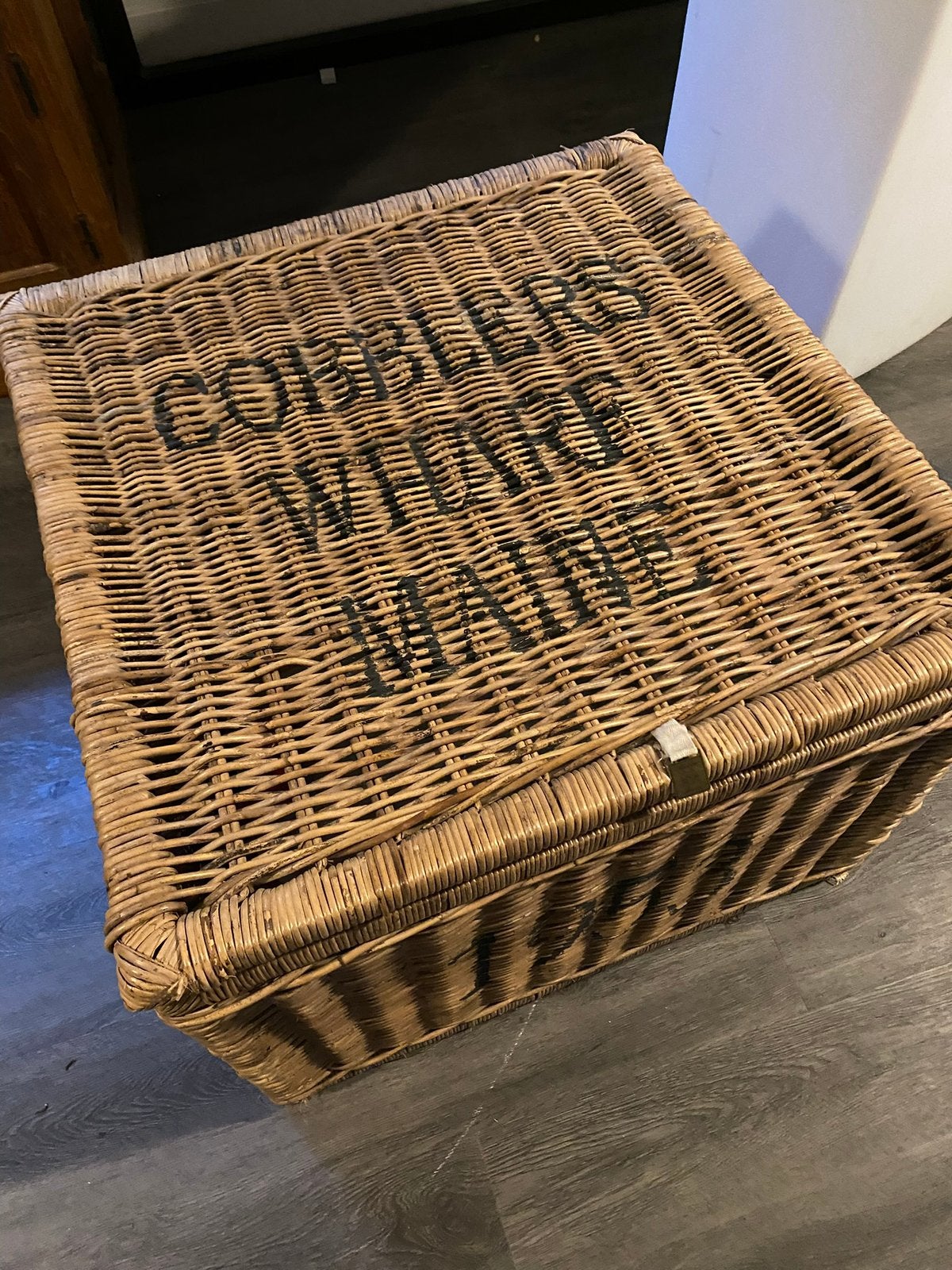 Riviera Maison Rattan Mand, Huis en Inrichting, Woonaccessoires | Schalen en Manden, Ophalen, Gebruikt, Mand, Vierkant