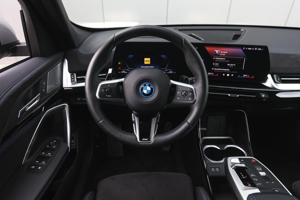 BMW X1 xDrive25e M Sport Automaat / Panoramadak / Trekhaak /, Gebruikt, Bedrijf, Hybride Elektrisch/Benzine, 3 cilinders