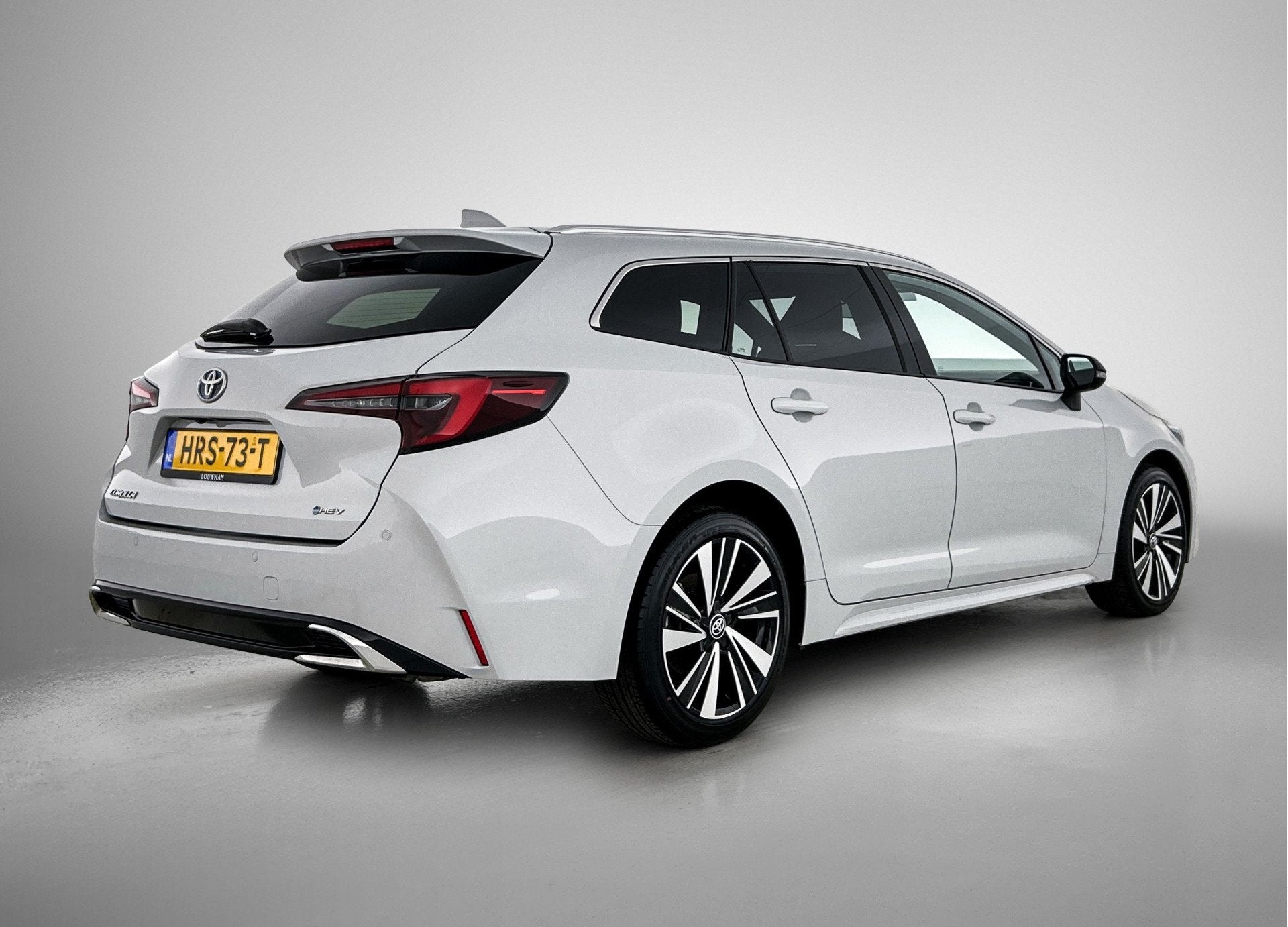 Toyota Corolla Touring Sports Hybrid 140 Dynamic | NL dealer, Auto's, 450 kg, Gebruikt, 4 cilinders, Origineel Nederlands