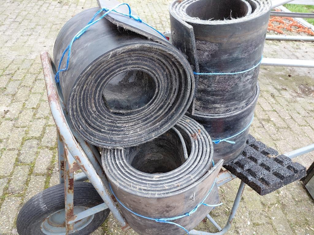 Ca 24 m totaal Rubber randen ipv betonranden bos rubber, Ophalen, Zo goed als nieuw, Kunststof