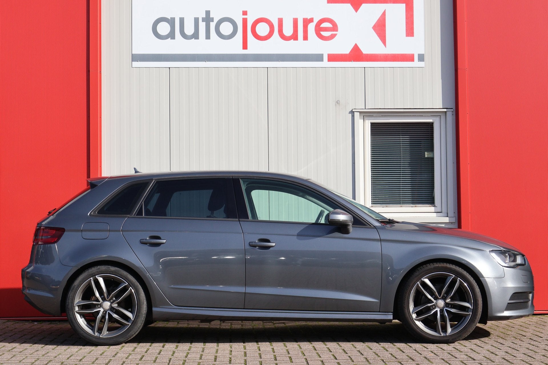 Audi A3 Sportback 1.6 TDI ultra Attraction Pro Line plus, Voorwielaandrijving, Euro 5, Stof, Gebruikt