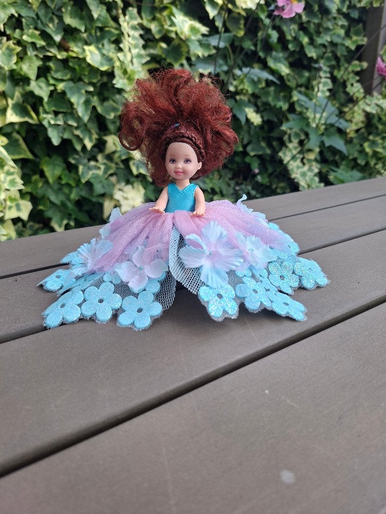 barbie Shelly bloemen meisje, Ophalen of Verzenden, Gebruikt, Barbie