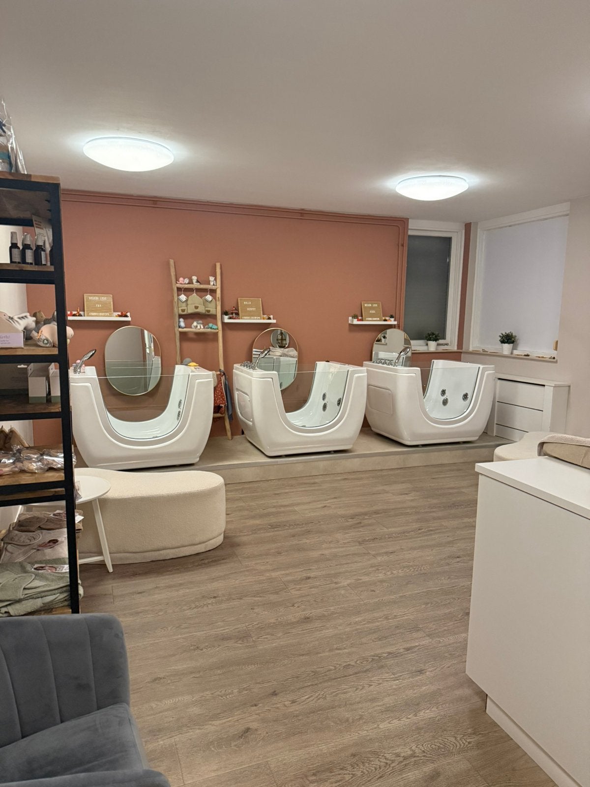 Draaiende baby spa ter overname