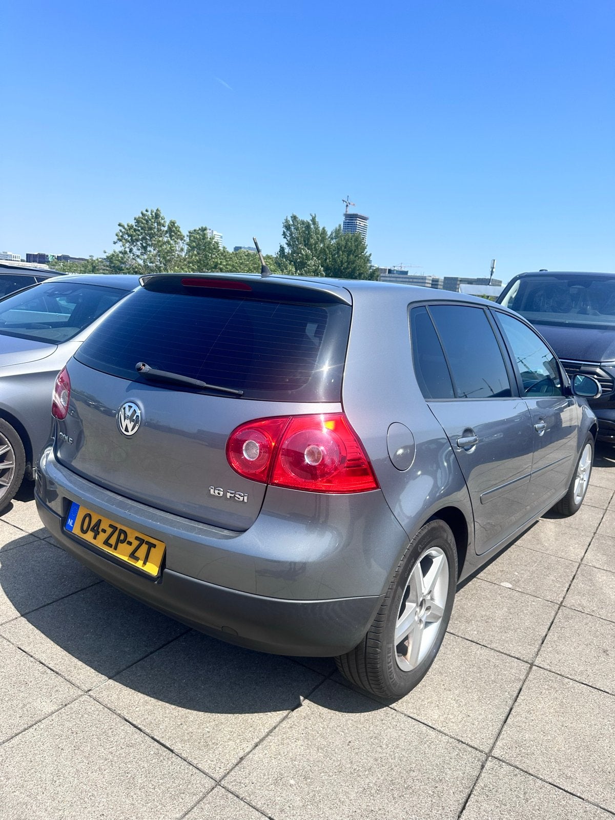 Volkswagen Golf 1.6 16V FSI 85KW 2008 Grijs, Auto's, Voorwielaandrijving, 15 km/l, 4 cilinders, 620 kg