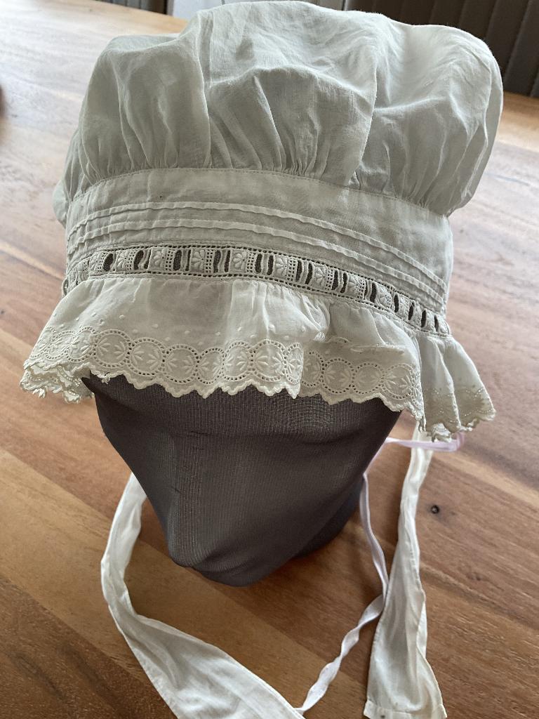 Antieke Klederdracht muts ( uit Frankrijk ) fraai exemplaar, Antiek en Kunst, Ophalen of Verzenden, Dames, Onbekend
