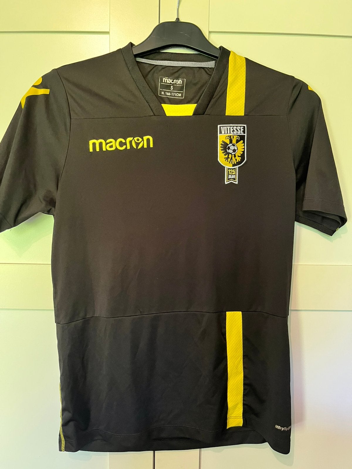 Vitesse Arnhem traingsshirt S Macron, Maat S, Verzenden, Gebruikt, Shirt