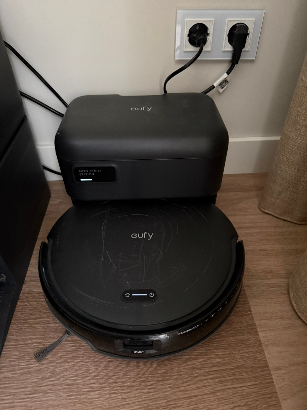 Eufy C10 Robotstofzuiger met Auto-Empty Station, Ophalen of Verzenden, Zo goed als nieuw, Robotstofzuiger