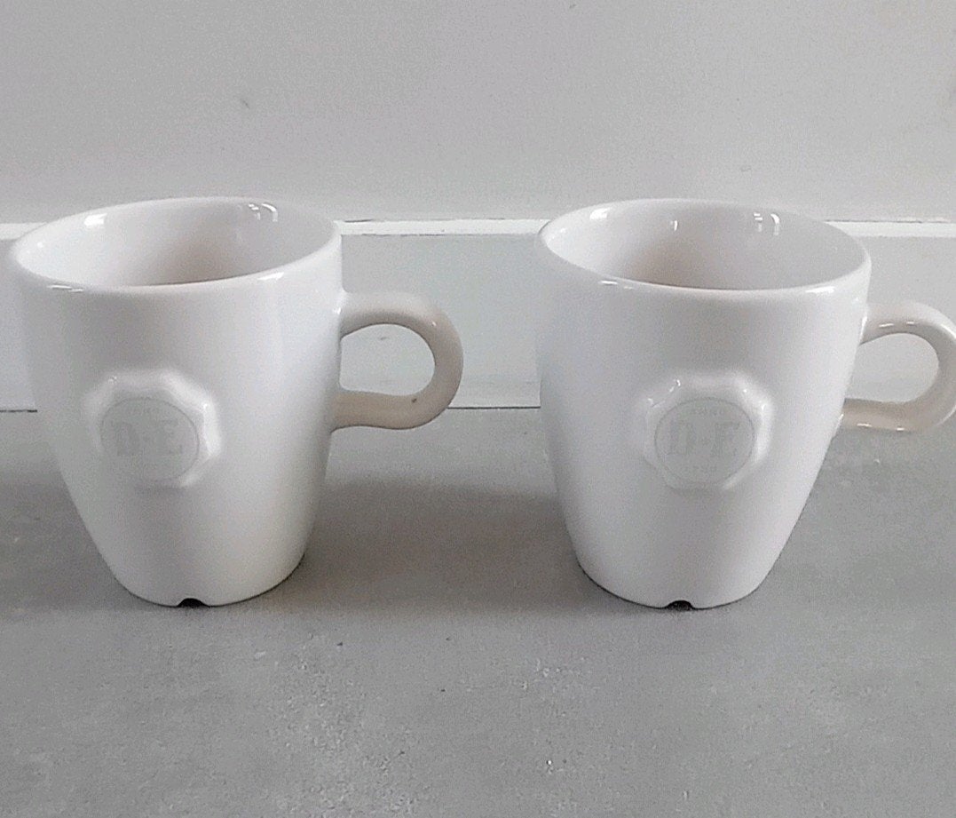 2 Douwe Egberts koffie / lungo mokken, Nieuw, Ophalen of Verzenden, Overige stijlen, Kop(pen) en/of Schotel(s)