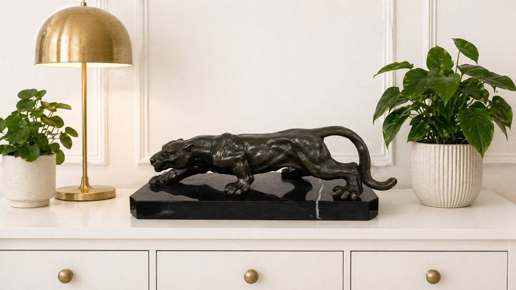 BRONZEN BEELD / PANTER OP MARMEREN VOET, Verzamelen, Dierenverzamelingen, Ophalen of Verzenden, Nieuw, Wild dier, Beeldje of Figuurtje