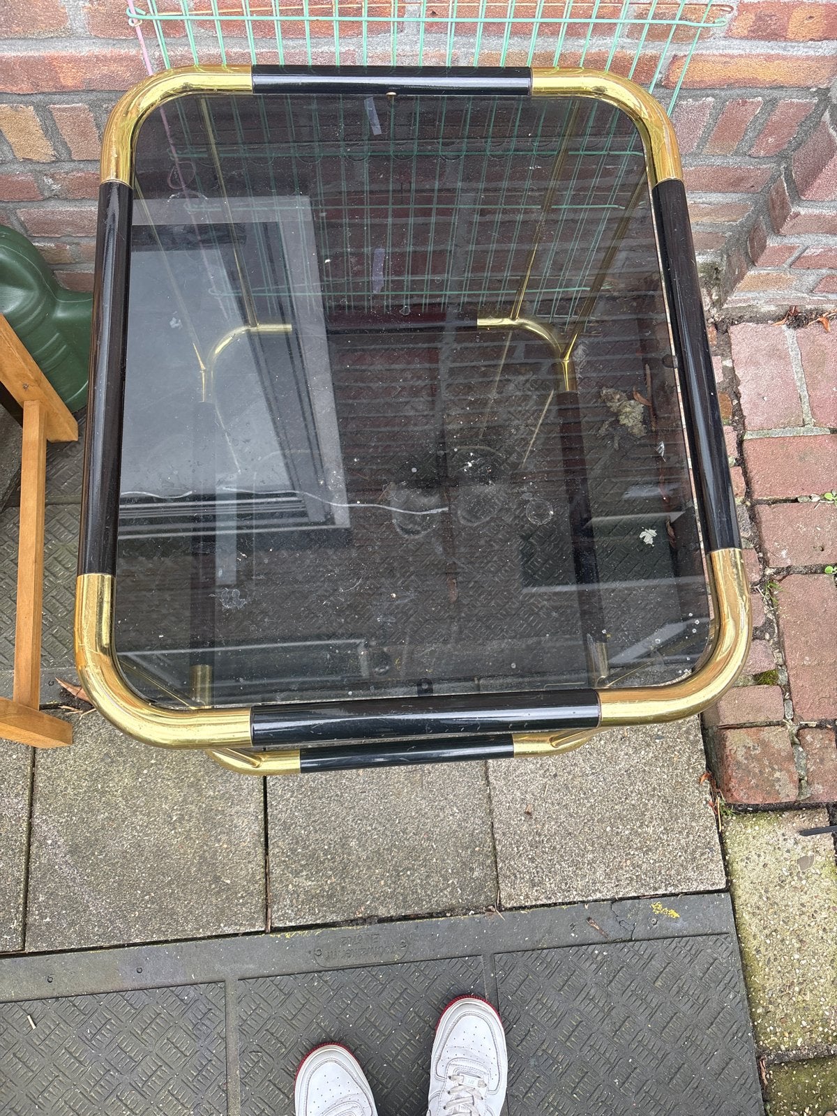 Vintage bijzettafel met glas en messing, Ophalen, Minder dan 45 cm, Minder dan 55 cm, Gebruikt