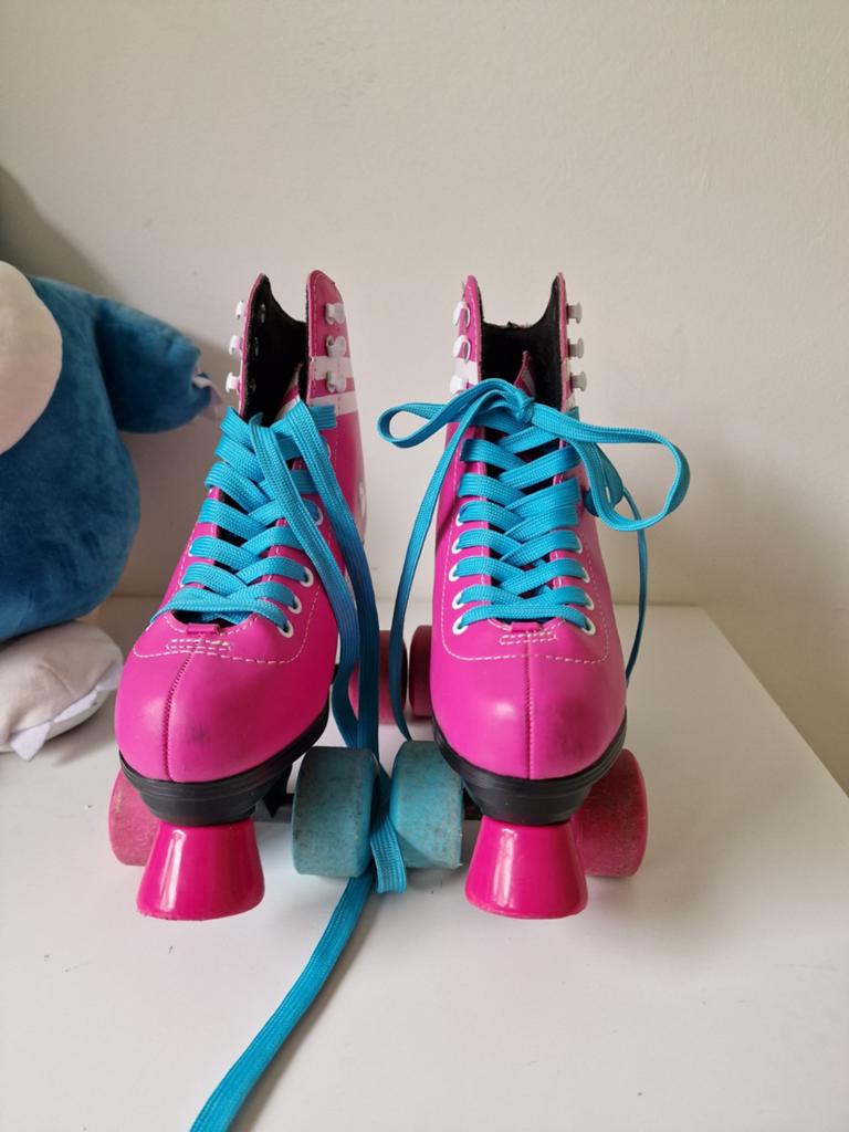 Roze rolschaatsen 32//33, Ophalen of Verzenden