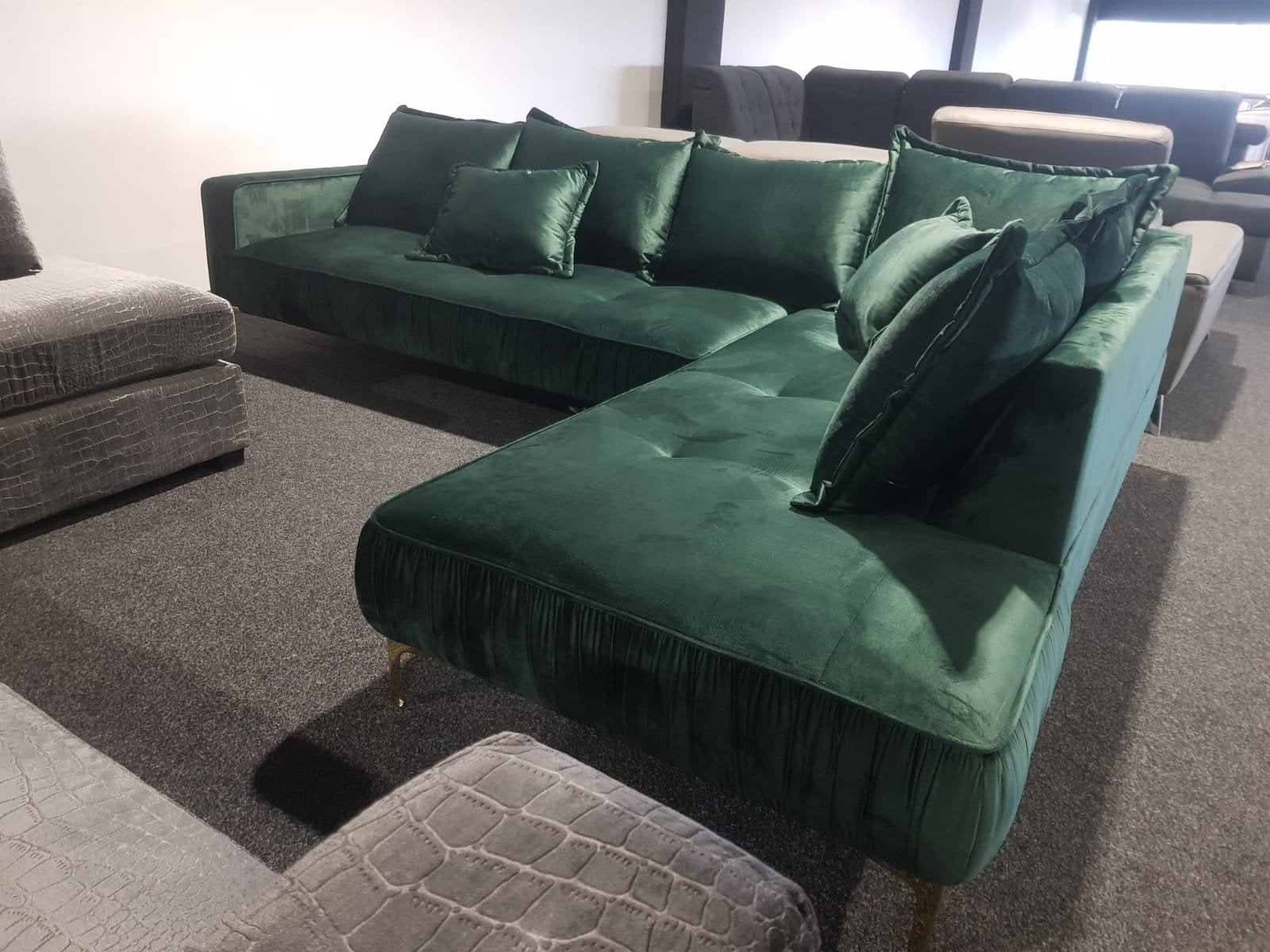 Nieuwe moderne hoekbank groen velours stof, Huis en Inrichting, Nieuw, Ophalen of Verzenden, Vierpersoons of meer, Stof