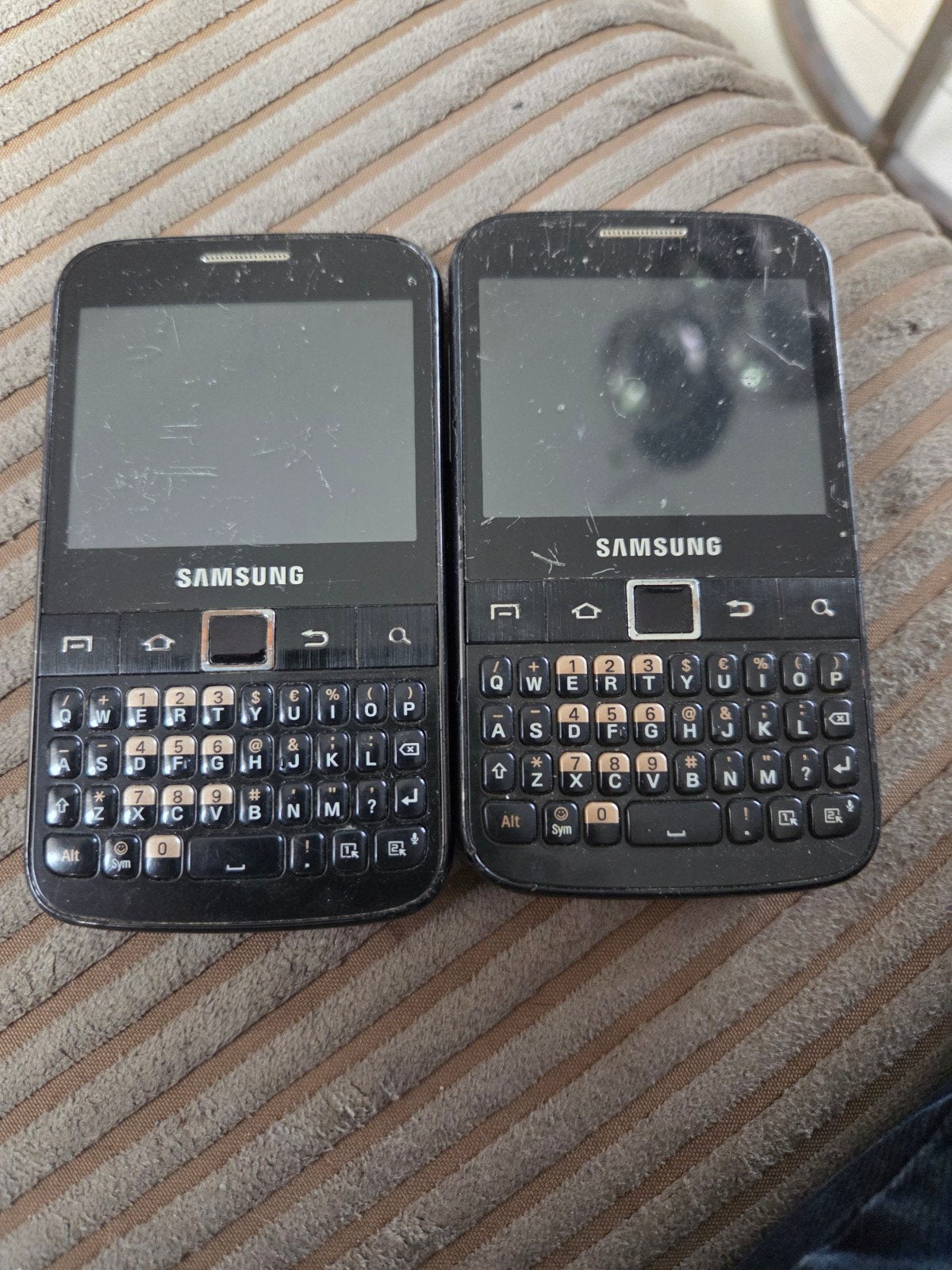 2x Samsung GT-B5510, Telecommunicatie, Mobiele telefoons | Blackberry, Ophalen of Verzenden, Geen camera