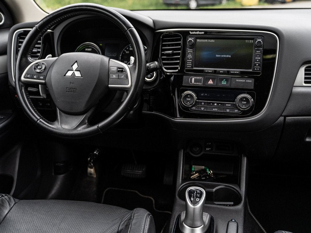 Mitsubishi Outlander 2.0 PHEV Instyle - PANORAMADAK - XENON, Auto's, Mitsubishi, Zwart, 4 cilinders, Zwart, Vierwielaandrijving