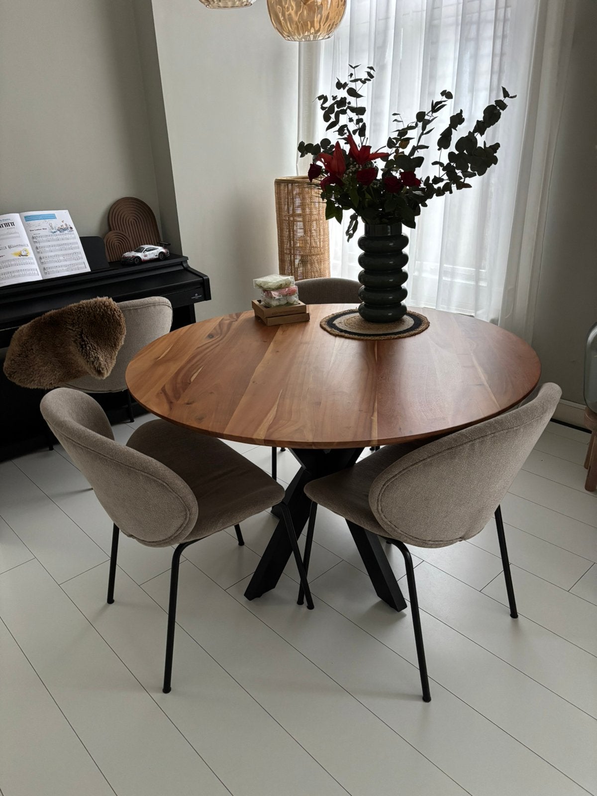 Eettafel set rond + 4stoelen, Ophalen, 100 tot 150 cm, Rond, Zo goed als nieuw