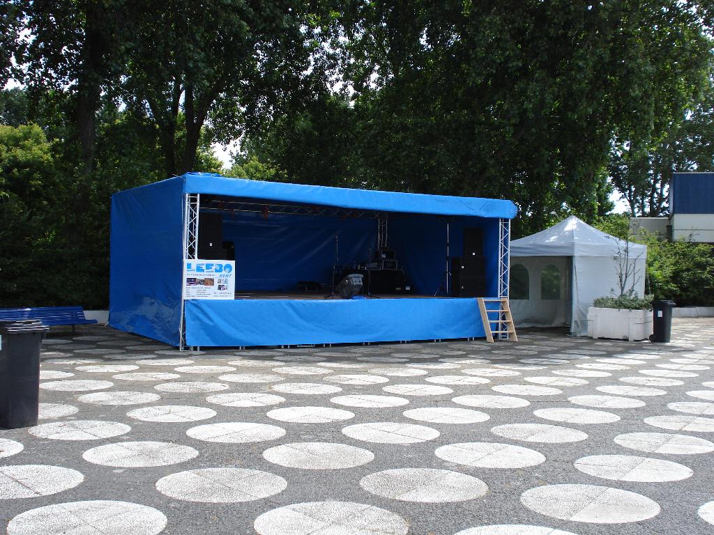 Buitepodium ALLEEN dekzijl Blauw  8.5 x 5 3 Hoog