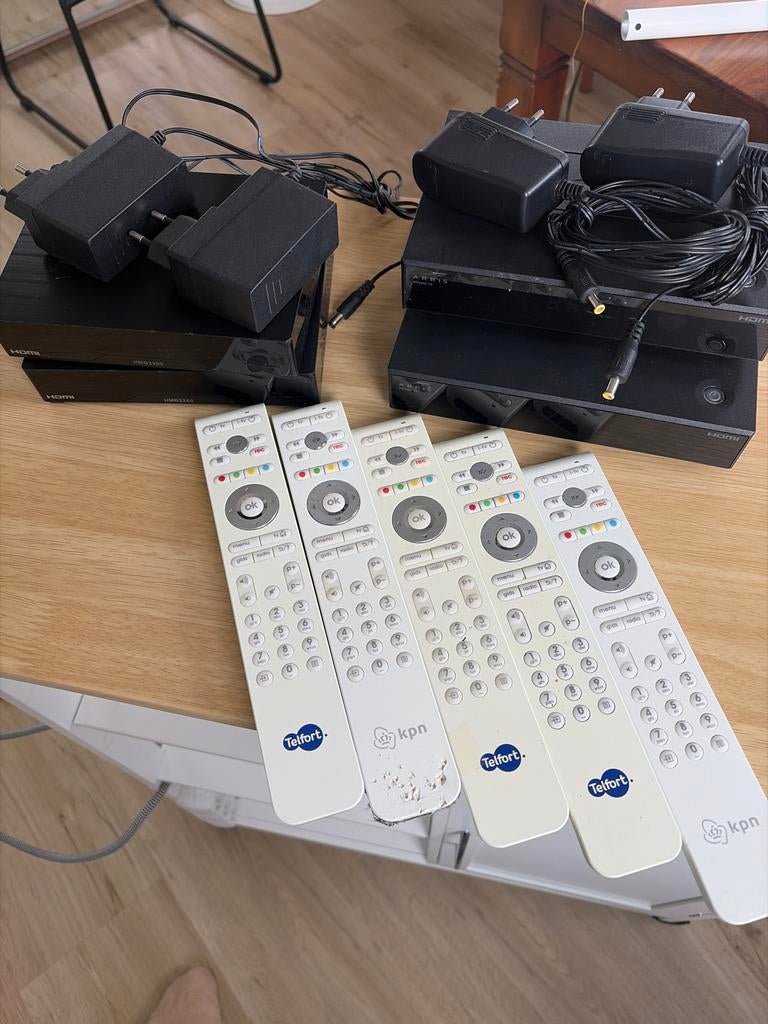 4x KPN/Telfort Decoders (Arcadyan HMB2260, Arris VIP2952 V2), Ophalen of Verzenden, Zo goed als nieuw, Decoder