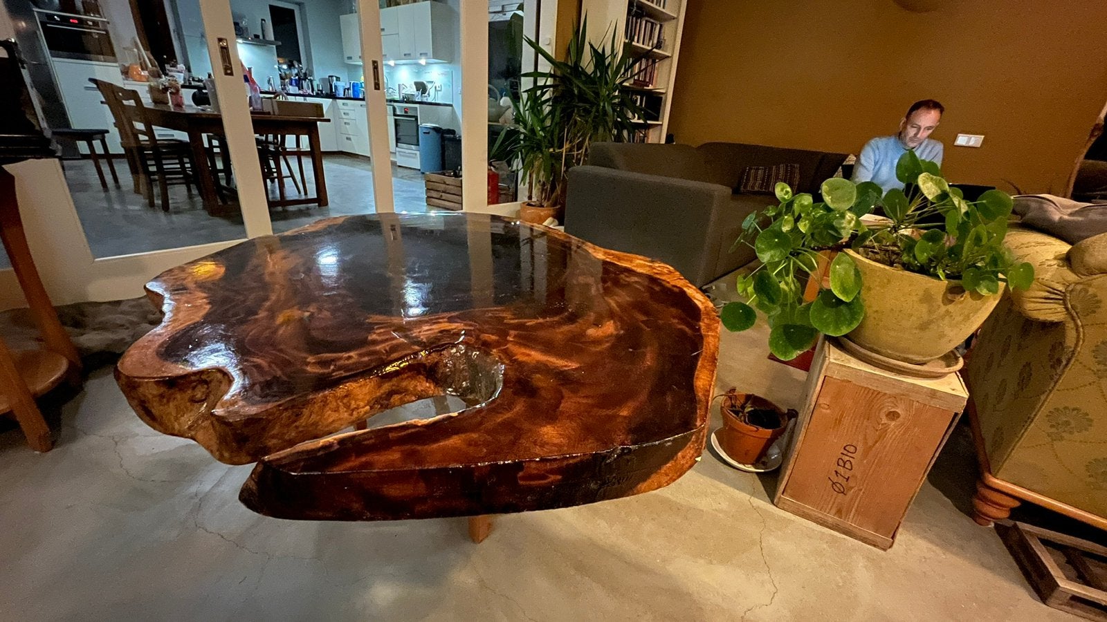Tafelblad boomstam epoxy, Huis en Inrichting, Ophalen, 100 tot 150 cm, 50 tot 100 cm, Zo goed als nieuw