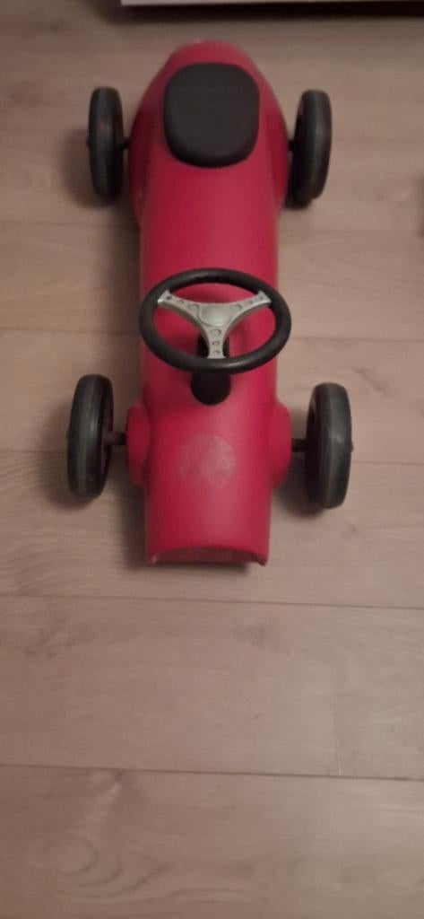 Rode retro loopauto, Ophalen