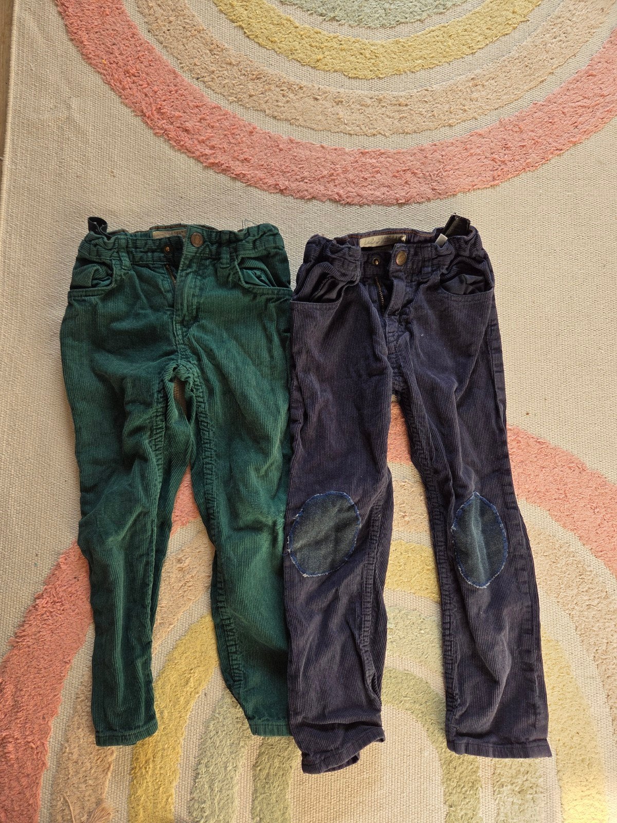 Twee h&m maat 116 corduroy broeken marine blauw en zeegroen, Gebruikt, H&M, Jongen, Ophalen