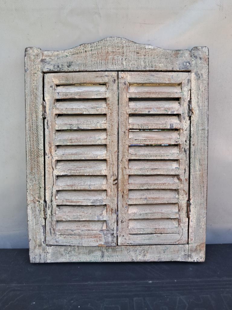 Decoratieve spiegel met luiken, brocante stijl, Ophalen of Verzenden